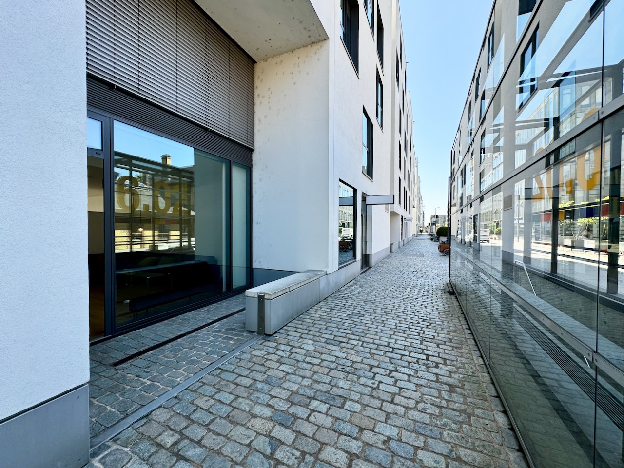 Gewerbeobjekt im Kölner Rheinauhafen, Immobilienmakler Goost
